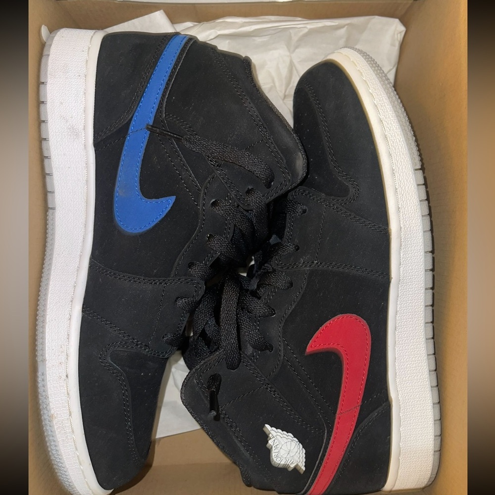 Retro jordan 1 size 7y